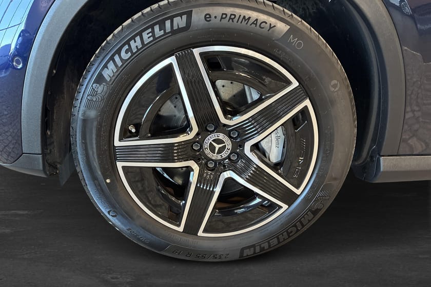 Bild 5 av Mercedes-Benz GLC 220 d 4MATIC | AMG Line | Värmare | Drag |