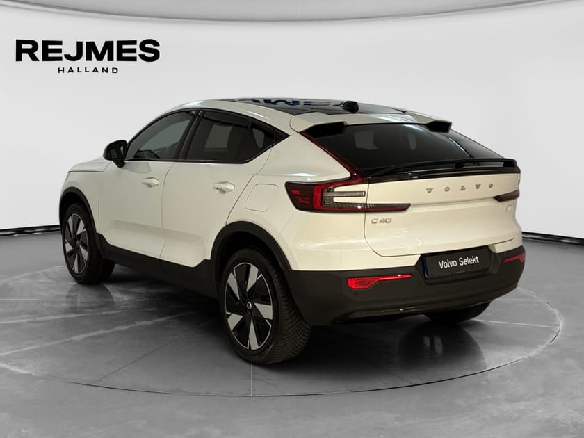 Bild 2 av Volvo C40 Recharge Extended Range Core SE | Tonade rutor | Dragkrok |