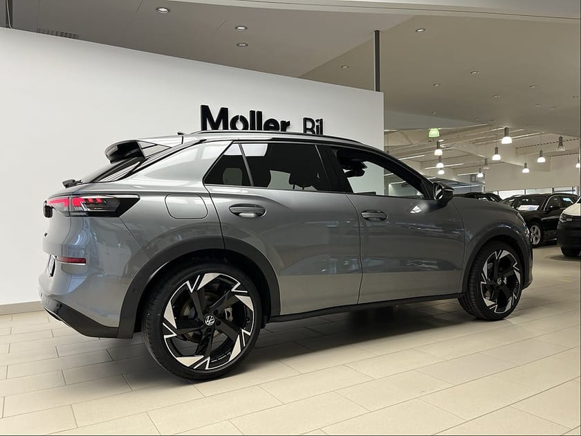 Bild 2 av Volkswagen T-Roc R-LINE 1.5 ETSI 150 HK DSG7