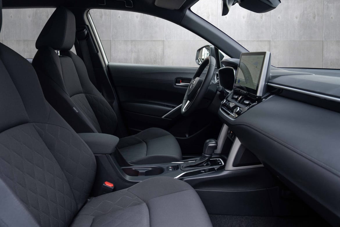 Toyota Corolla Cross Hybrid AWD-i e-CVT, 197hp, 2024