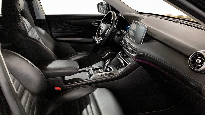 Bild 3 av MG EHS PHEV Plug In Luxury 258 Hk Panorama