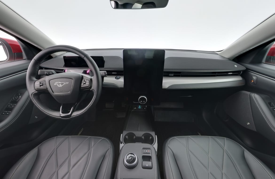 Ford Mustang Mach-E 2022 - miniatyr 8