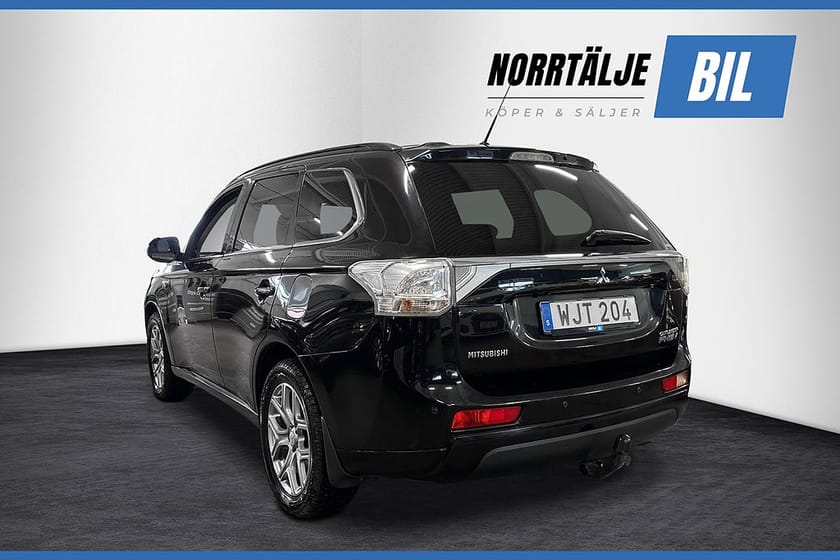 Bild 4 av Mitsubishi Outlander PHEV CVT 203 HK 4WD NAVI DRAG BLUETOOTH BACKKAMERA 18"