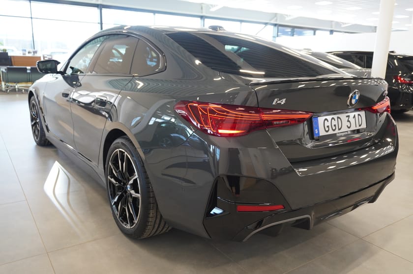 Bild 4 av BMW i4 M60 xDrive Gran Coupé M Sport Fully Charged Ed Drag DA Pro H K