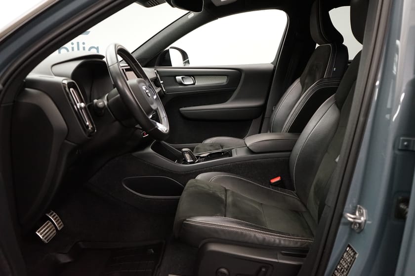 Bild 5 av Volvo XC40 P8 AWD Recharge Pure Electric, Baklucka elmanövrerad, Dragkrok
