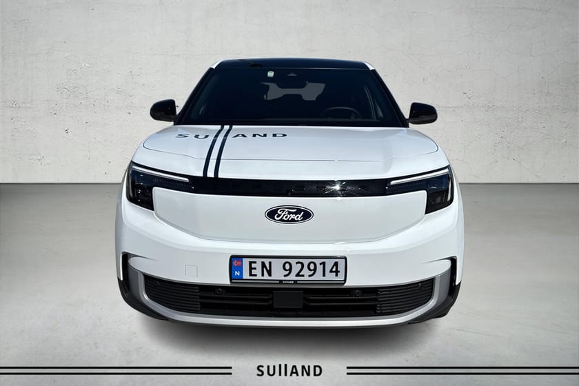 Bilde 2 av Ford Explorer EV Extended Range AWD VARMEPUMPE | FØRERASSISTET PAKKE | HENGERFESTE
