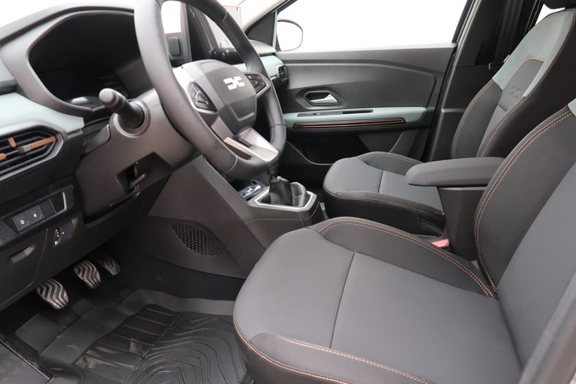 Bild 4 av Dacia Jogger 7-sätes TCe 110 Extreme Privatleasing från 2790kr/mån