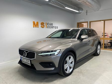 Volvo V60 Cross Country D4 AWD Momentum 360° VoC SoV-däck 12mån garanti