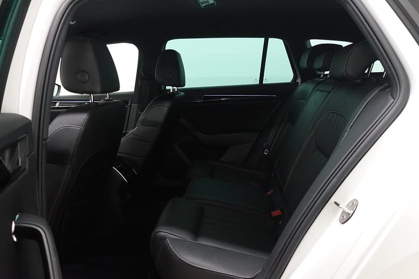 Bild 5 av Škoda Superb iV Kombi Skoda 1.4 Business L&K 360° Canton P-Värme Adap-F