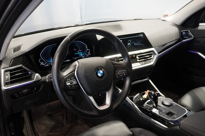 Bild 5 av BMW 330e Touring Sportline, 292HK DRAG RATTVÄRME