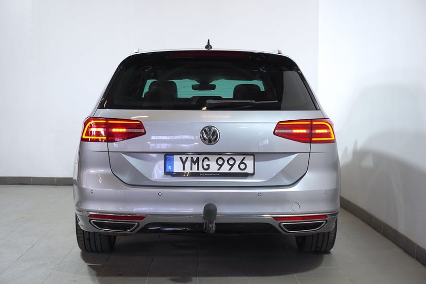 Bild 5 av Volkswagen Passat Sportscombi 2.0 TSI R-line Pano Värmare Cockpit Drag