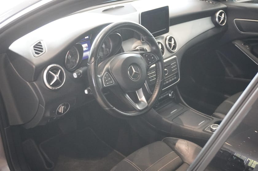 Bild 2 av Mercedes-Benz CLA 220 d 220d 7g-DCT B-Kamera PDC