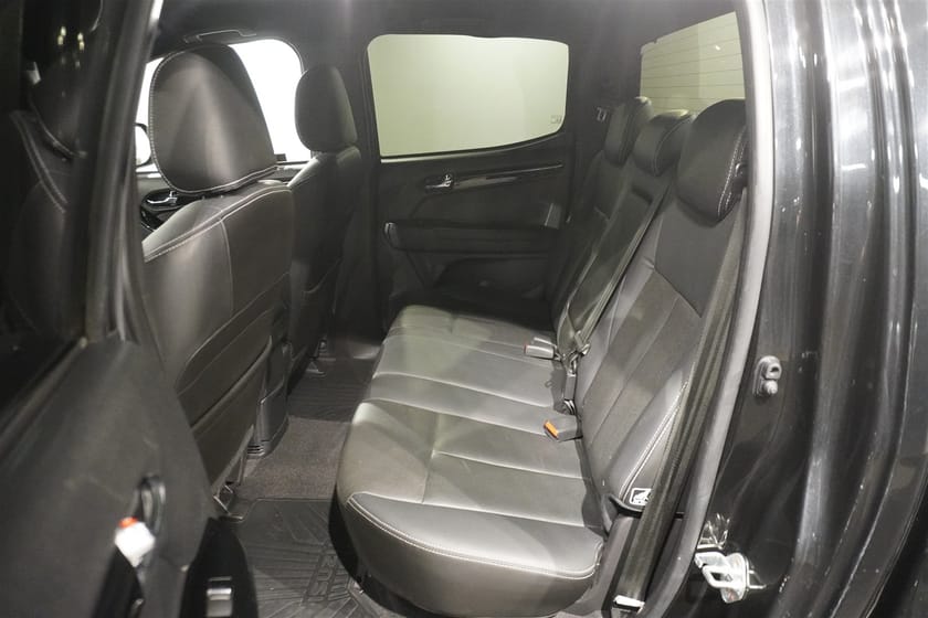 Bild 5 av Isuzu D-Max Crew Cab 1.9 4WD Aut Drag Kamera Värmare