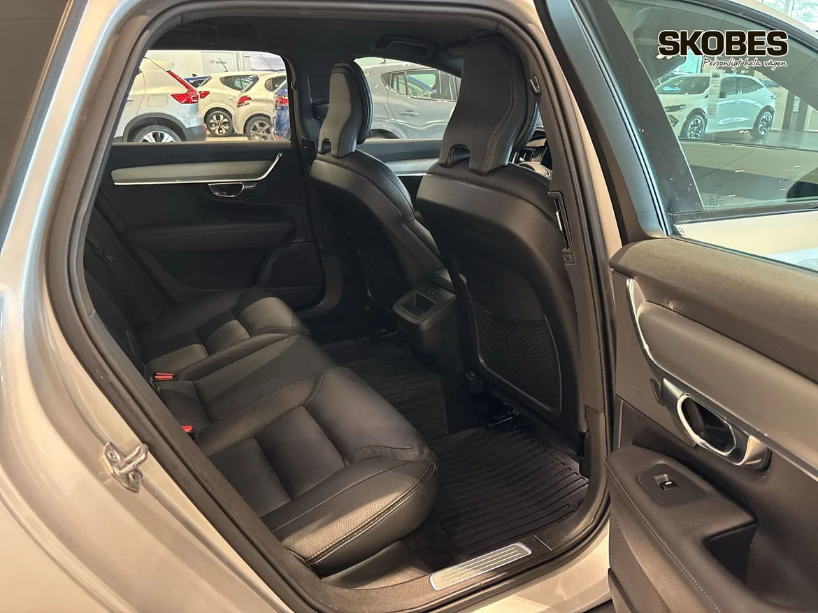 Volvo V90 Cross Country