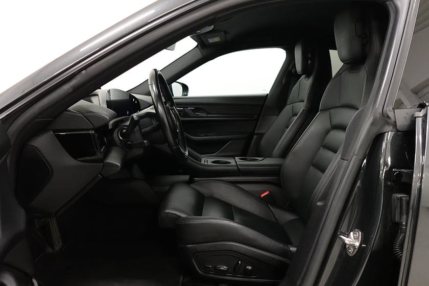 Bild 4 av Porsche Taycan Direct Drive Battery+ BOSE Kamera Sport Chrono P-Värme