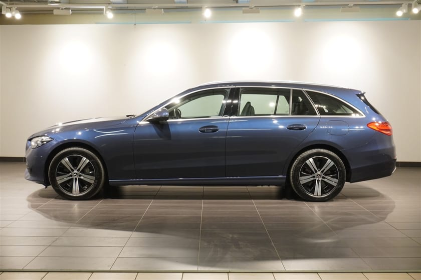 Bild 2 av Mercedes-Benz C 300 T e C300e Kombi Avantgarde Drag Kamera