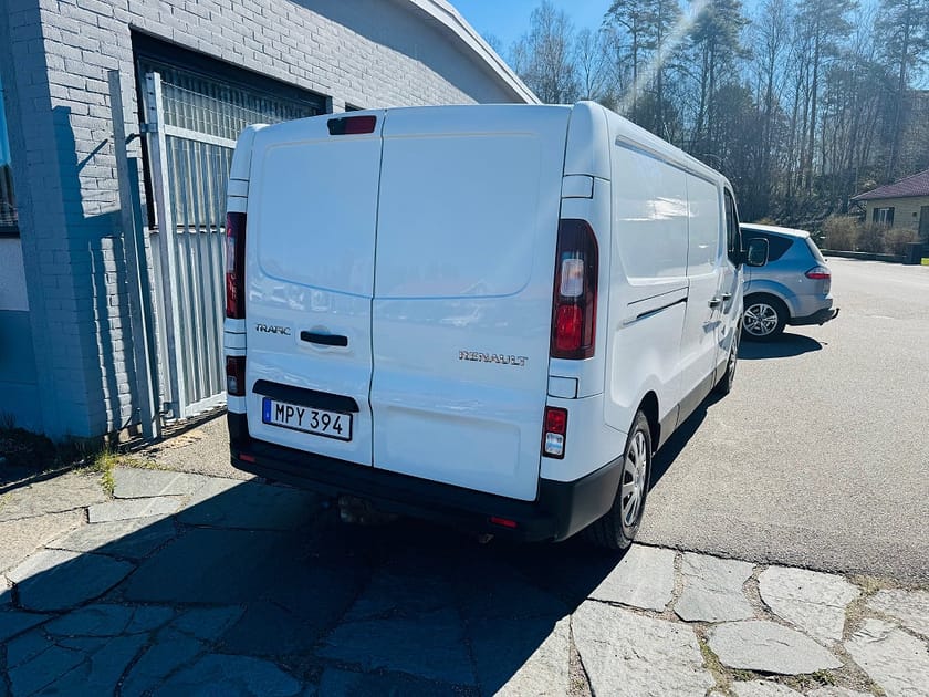 Bild 3 av Renault Trafic Skåpbil 1.6 DCI 145HK SKÅP / DRAG / VÄRMARE / LÅNGA MODELLEN