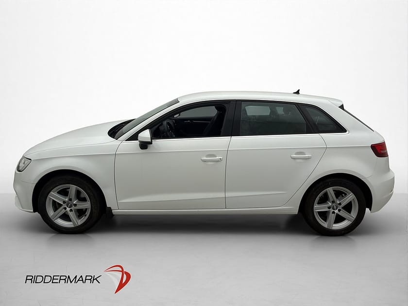 Bild 4 av Audi A3 Sportback 35 TFSI P-Sensorer Adaptiv-Fart 0.50l/mil