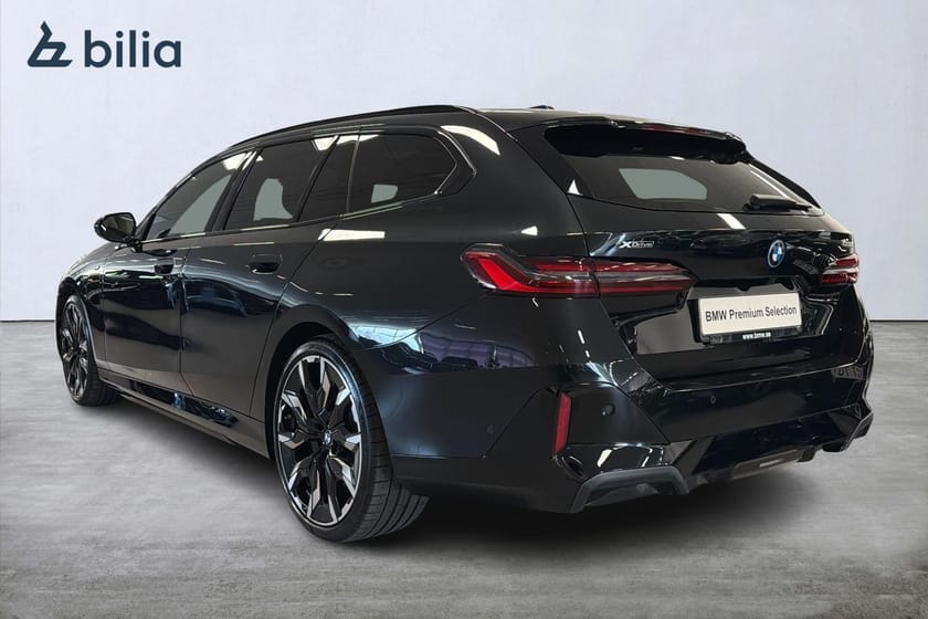 Bild 2 av BMW 550e xDrive Touring 550 M-sport Pro | Panorama | Komfortstol