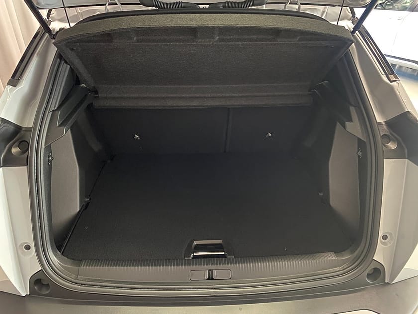 Bild 5 av Peugeot 2008 Hybrid 145 GT 145hk Automat
