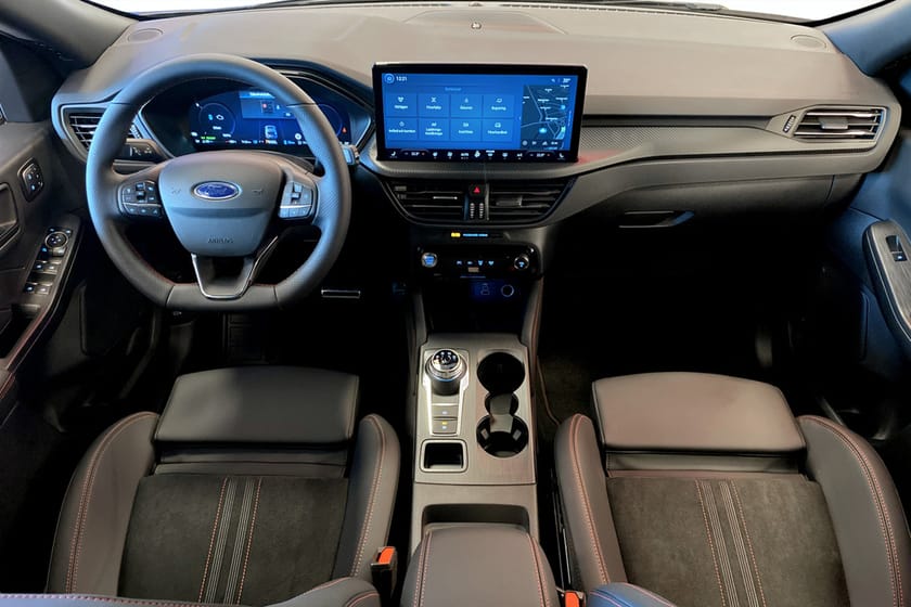 Bild 4 av Ford Kuga Plug-In Hybrid St-Line X Black Edit | Drag | B&O |