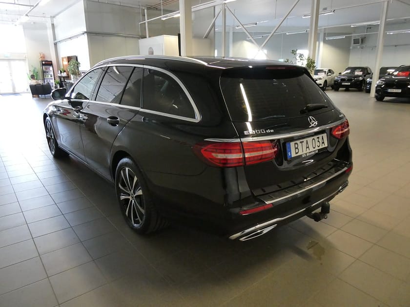 Bild 5 av Mercedes-Benz E 300 T de 4MATIC 4M Avantgarde Pano-Skinn-Värmare-Drag-Kamera