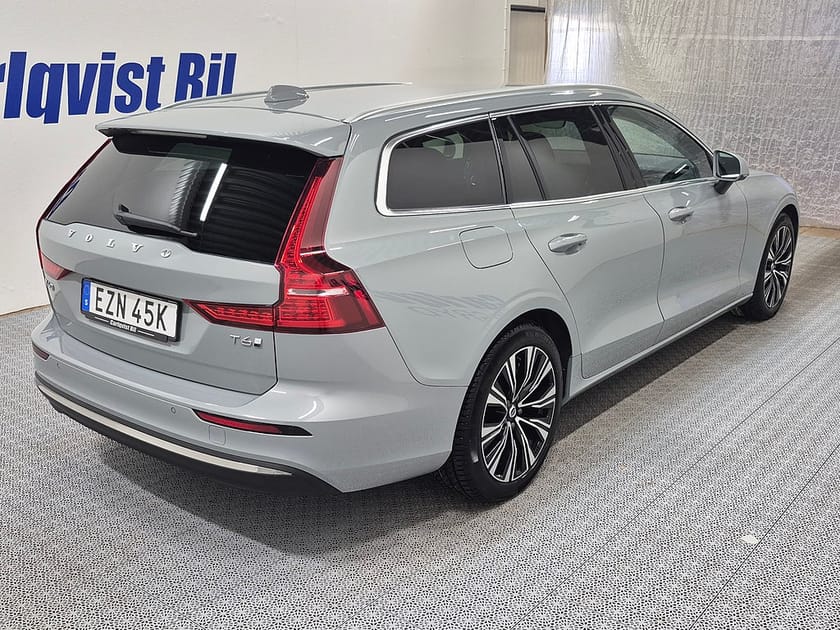 Bild 4 av Volvo V60 T6 Recharge Core Bright plug in AWD 350HK 4x4