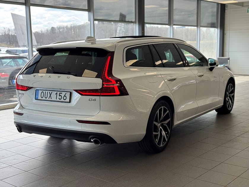 Bild 3 av Volvo V60 D4 Geartronic Momentum H/K Pano Navi Kamera