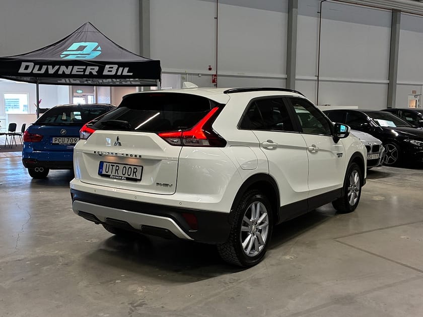 Bild 4 av Mitsubishi Eclipse Cross PHEV 2.4 MIVEC S-AWC Backkamera Keyless Vinterhjul
