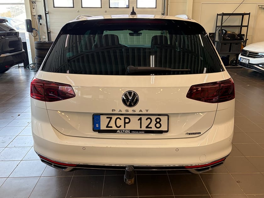 Bild 4 av Volkswagen Passat Sportscombi SC 2.0 TDI 4M GT BE R-Line Pano/Harman/Skinn/Drag/Värm