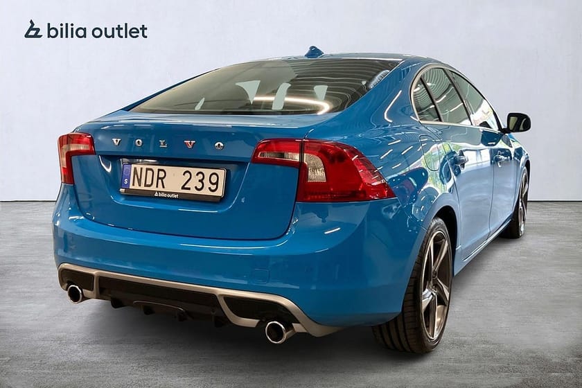 Bild 4 av Volvo S60 D4 R-Design P-värmare Halvskinn PDC Bak Bluetooth
