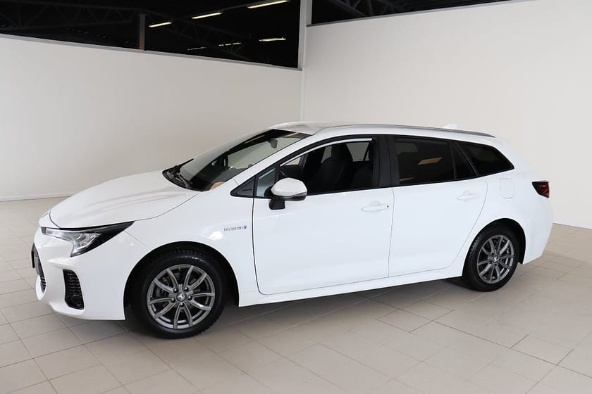Bild 2 av Suzuki Swace Hybrid 1.8 122hk Select B-Kamera CarPlay V-Hjul