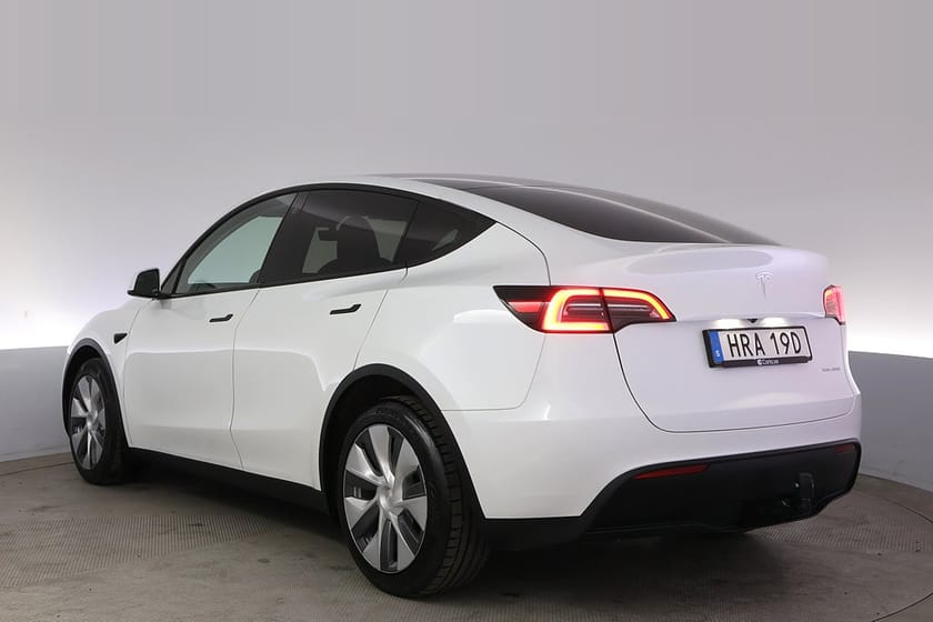 Bild 4 av Tesla Model Y Long Range AWD Autopilot Panorama Drag