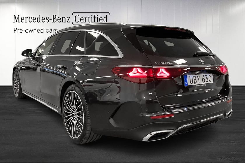 Bild 4 av Mercedes-Benz E 300 T e AMG Advanced Plus Pano Superscreen Drag DISTRONIC