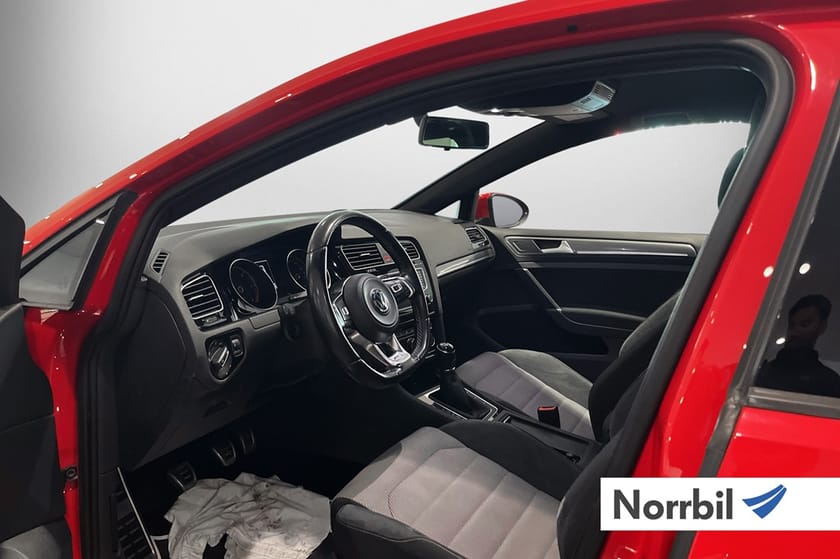 Bild 4 av Volkswagen Golf TDI 150 4M R-Line Värmare/Drag/kamera