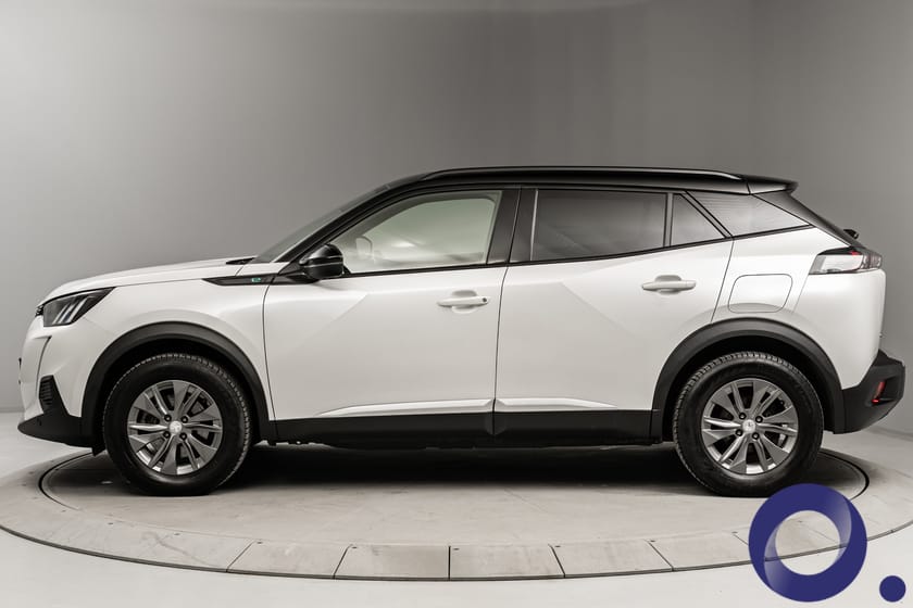 Bilde 2 av Peugeot e-2008 GT | Adaptiv cruise | Soltak | Full LED