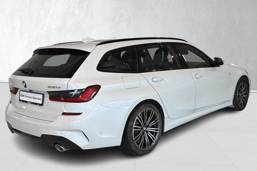 Bilde 2 av BMW 330e xDrive Touring Msport  Krok Adcruise Laser HUD
