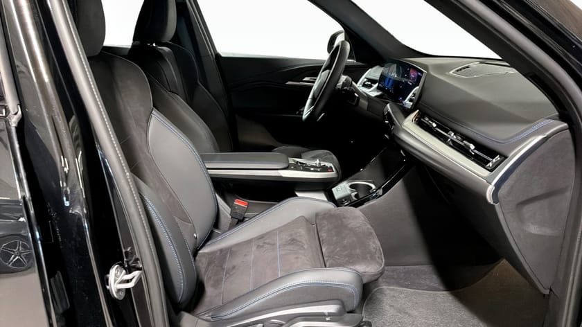 Bild 3 av BMW X1 xDrive25e M sport Driving Assistant Rattvärme