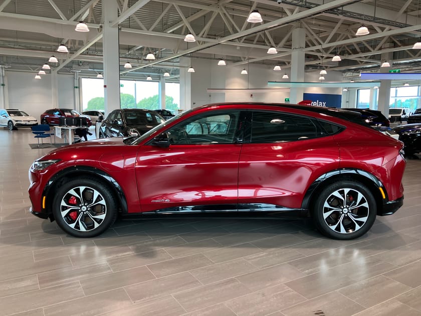 Bild 2 av Ford Mustang Mach-E Standard Range AWD ST-RANGE AUT Std. Teknikpkt / 360° / B&O