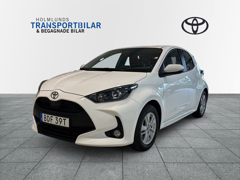 Bild 1 av Toyota Yaris Hybrid 115 1,5 CVT Active Komfort (116hk) Vinterhjul