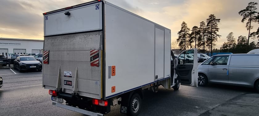 Bild 5 av Volkswagen Crafter Chassi 35 Enkelhytt L4 4490 mm 2,0 TDI 177 hk 8-växlad automat med Volymskåp
