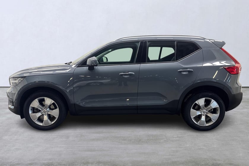 Bild 2 av Volvo XC40 B4 FWD Bensin Momentum Advanced Edt