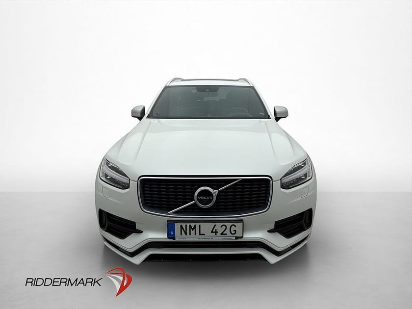 Bild 2 av Volvo XC90 Recharge T8  7-Sit R-Design B&W Pano Luft Drag