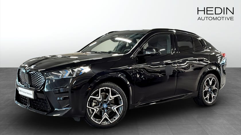 Bild 1 av BMW iX2 xDrive30 xDrive30e M Sport Driving Assist+ Panorama 360 Kamera H/K