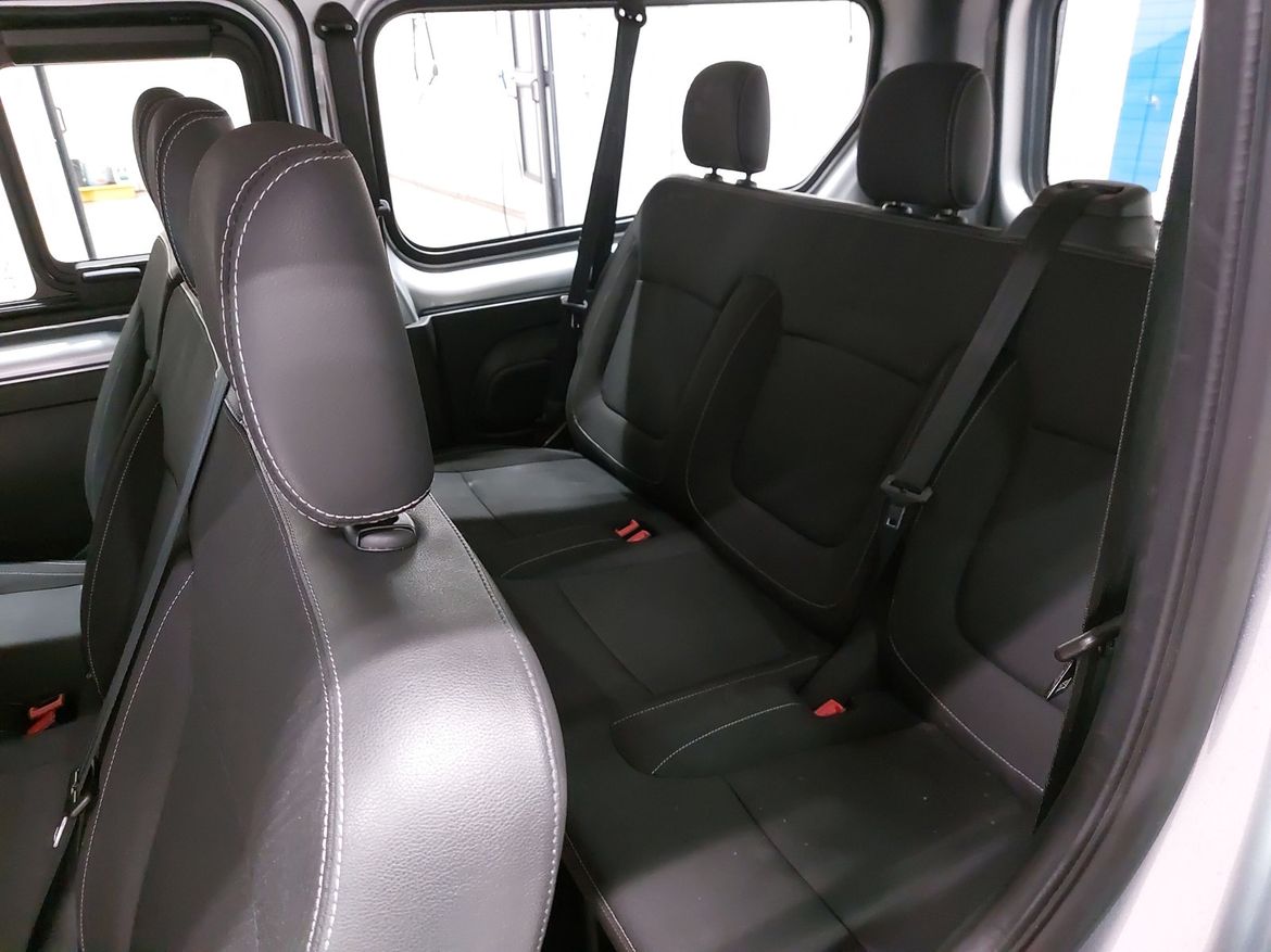 Renault Trafic 2023 - miniatyr 9