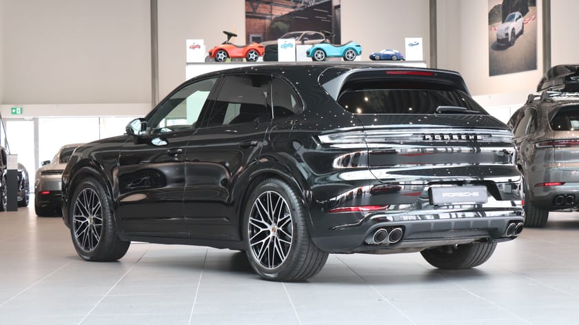 Bild 2 av Porsche Cayenne E-Hybrid Soft Close / Drag / Panorama