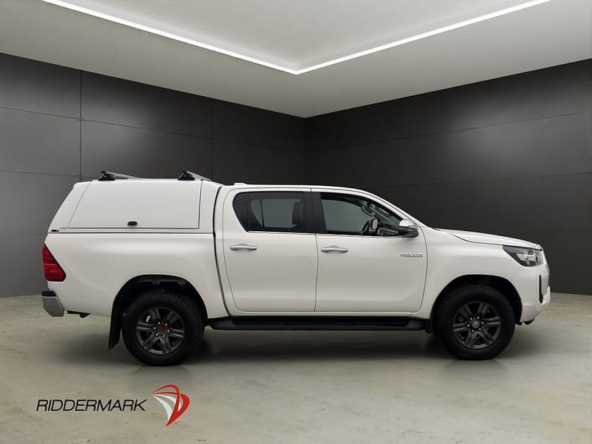 Bild 2 av Toyota Hilux Dubbelhytt Hero 2.4 AWD M/K-Värm Drag B-Kam Diff Kåpa Moms