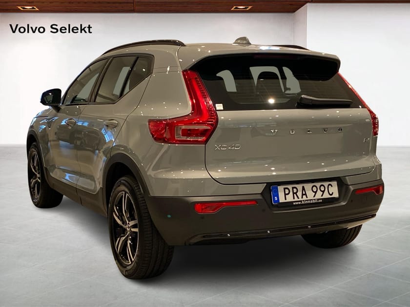 Bild 2 av Volvo XC40 B4 FWD Bensin Plus Dark