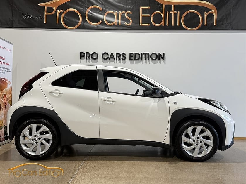 Bild 3 av Toyota Aygo X 1.0 Automat | 72hk Play |Carplay|B-Kamera|SoV|