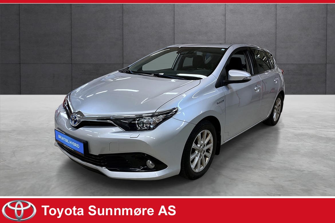 Toyota Auris Hybrid e-CVT, 136hk, 2015